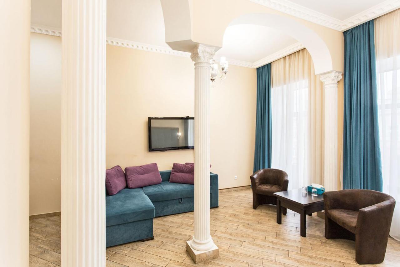 Hotel Baron Odessa Buitenkant foto