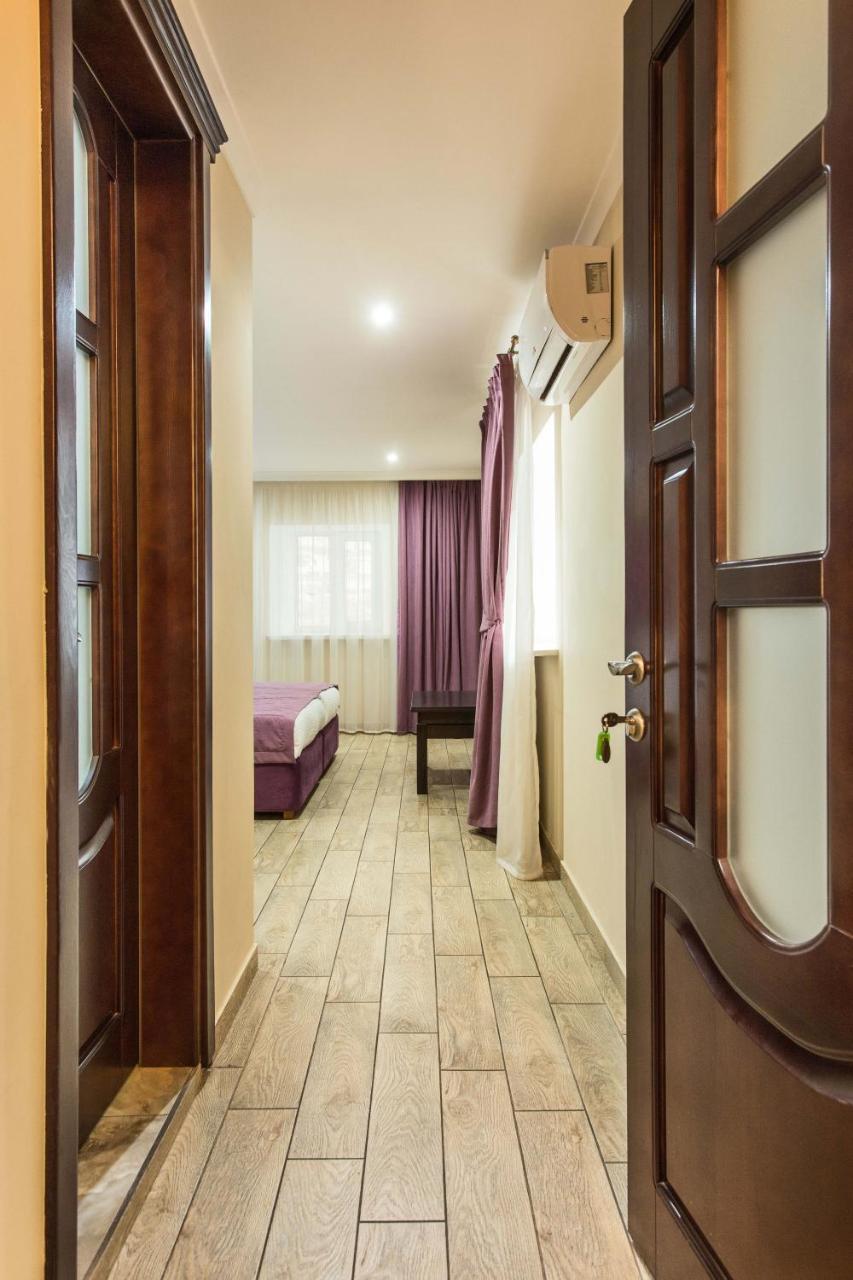 Hotel Baron Odessa Buitenkant foto